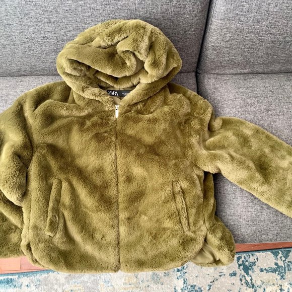 ZARA FAUX FUR JACKET - Picture 2 of 9